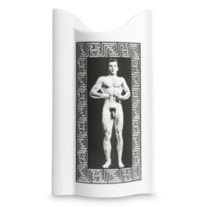 Serie ‘Californian Greek’ 2022‘ (Apollo) Calca cerámica sobre jarrón vintage de porcelana Kaiser Edición 1/3 20x11x5 cm David Trello | EST_ART Space Alcobendas, Madrid