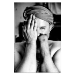 No hay belleza sin herida - Antonio, un pintor diferente, Fotografía B&W, Ismael DeLarge, WhiteBlanace 2025 | EST_ART Space, Alcobendas, Madrid